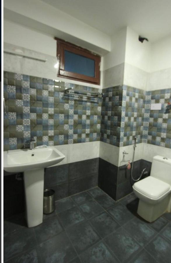 Hotel Devlok Inn Manāli Kültér fotó