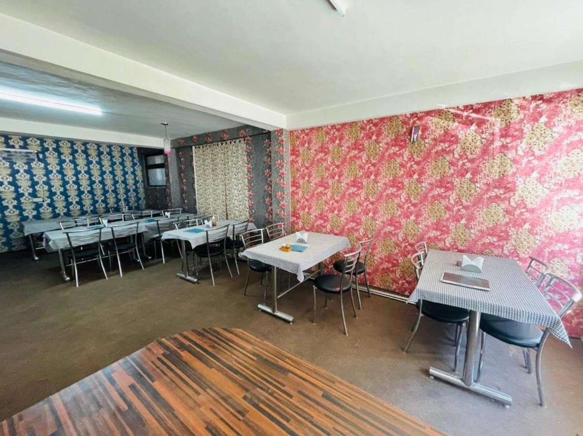 Hotel Devlok Inn Manāli Kültér fotó