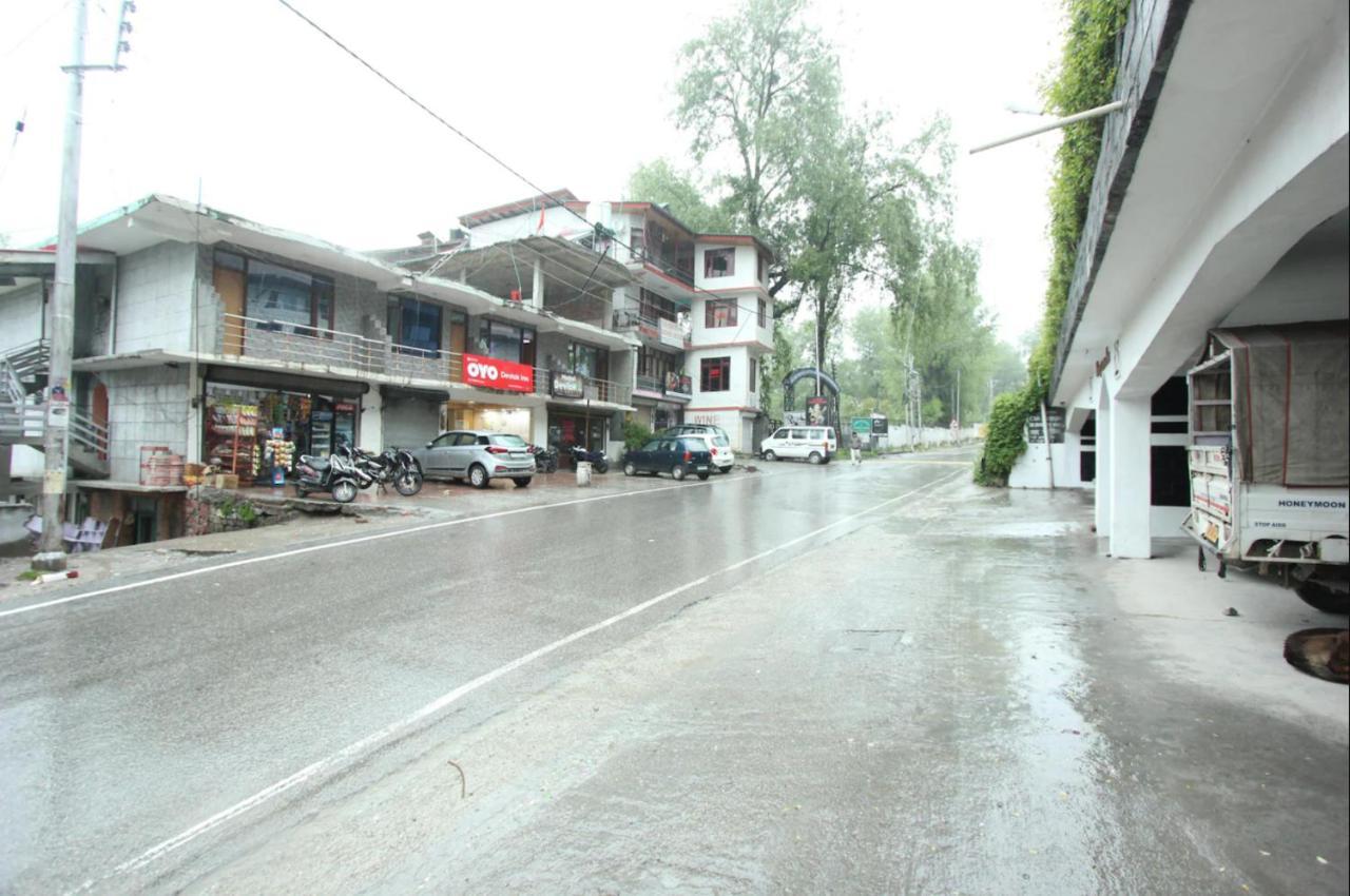 Hotel Devlok Inn Manāli Kültér fotó