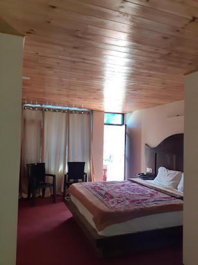 Hotel Devlok Inn Manāli Kültér fotó